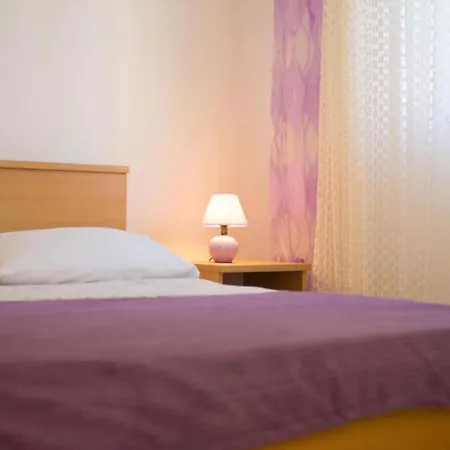 Magdic - Two Bedroom With Terrace Apartament
