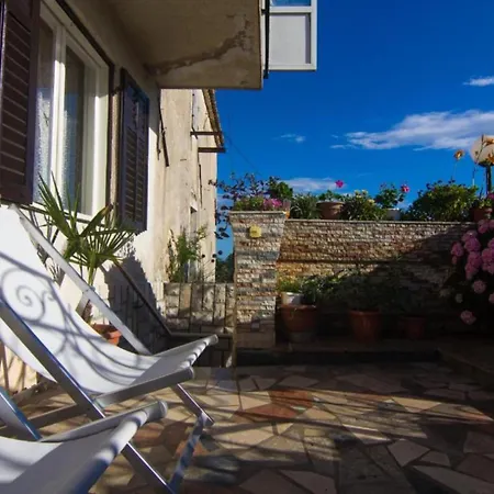 Magdic - Two Bedroom With Terrace