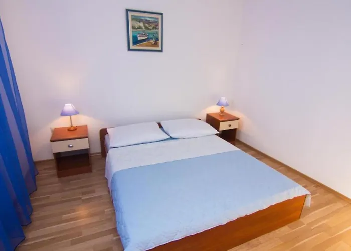 Apartment Magdic - Two Bedroom With Terrace Brzac