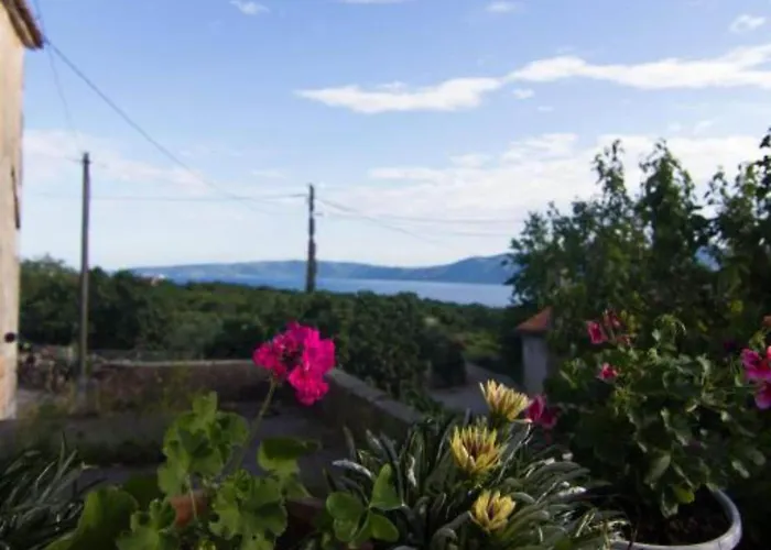 Apartment Magdic - Two Bedroom With Terrace Brzac